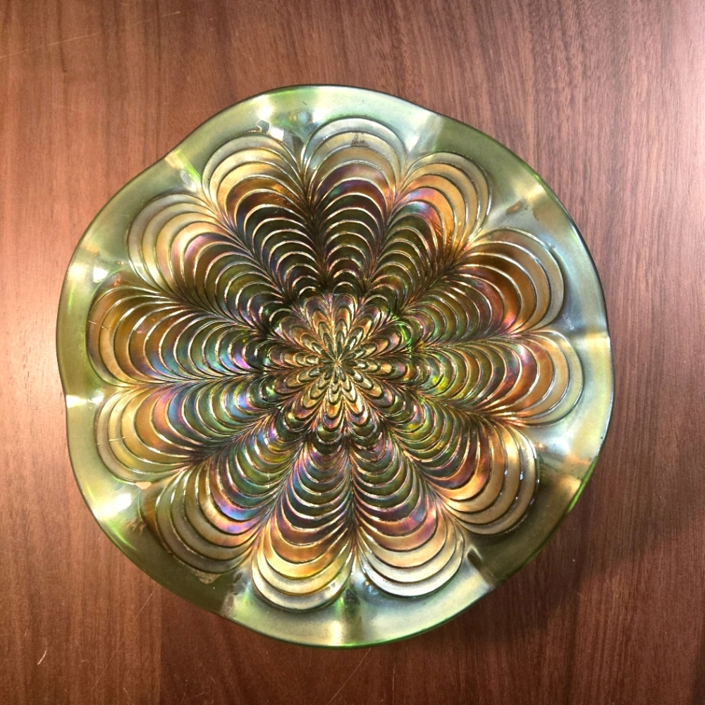 Vintage Fenton Carnivol Glass Iridescent Green and Gold Bowl